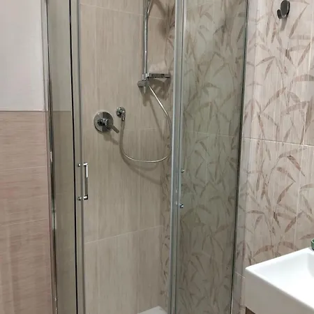 La Casetta Di Tommy E Vitto In Pieno Centro A Bilocale 4 Posti Letto * San Remo